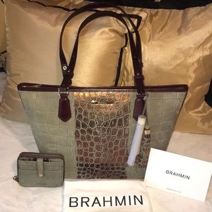 NWT “Rare Sold-out” Brahmin Hunter Bowery Medium Asher and Travel Wallet.